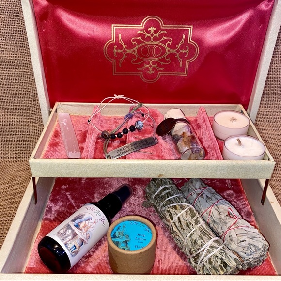 Witchy Box - Picture 4 of 4